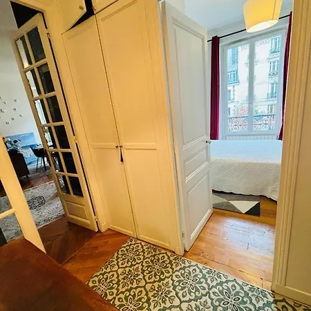 Ny In Paris With Apartment *