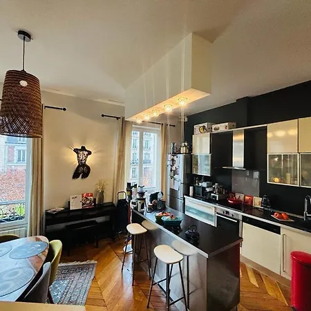 Ny In Paris With Levallois-Perret